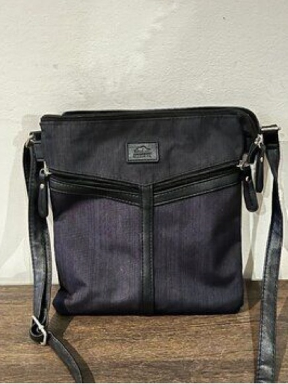 Roots Navy Crossbody Bag with Smooth Trim
